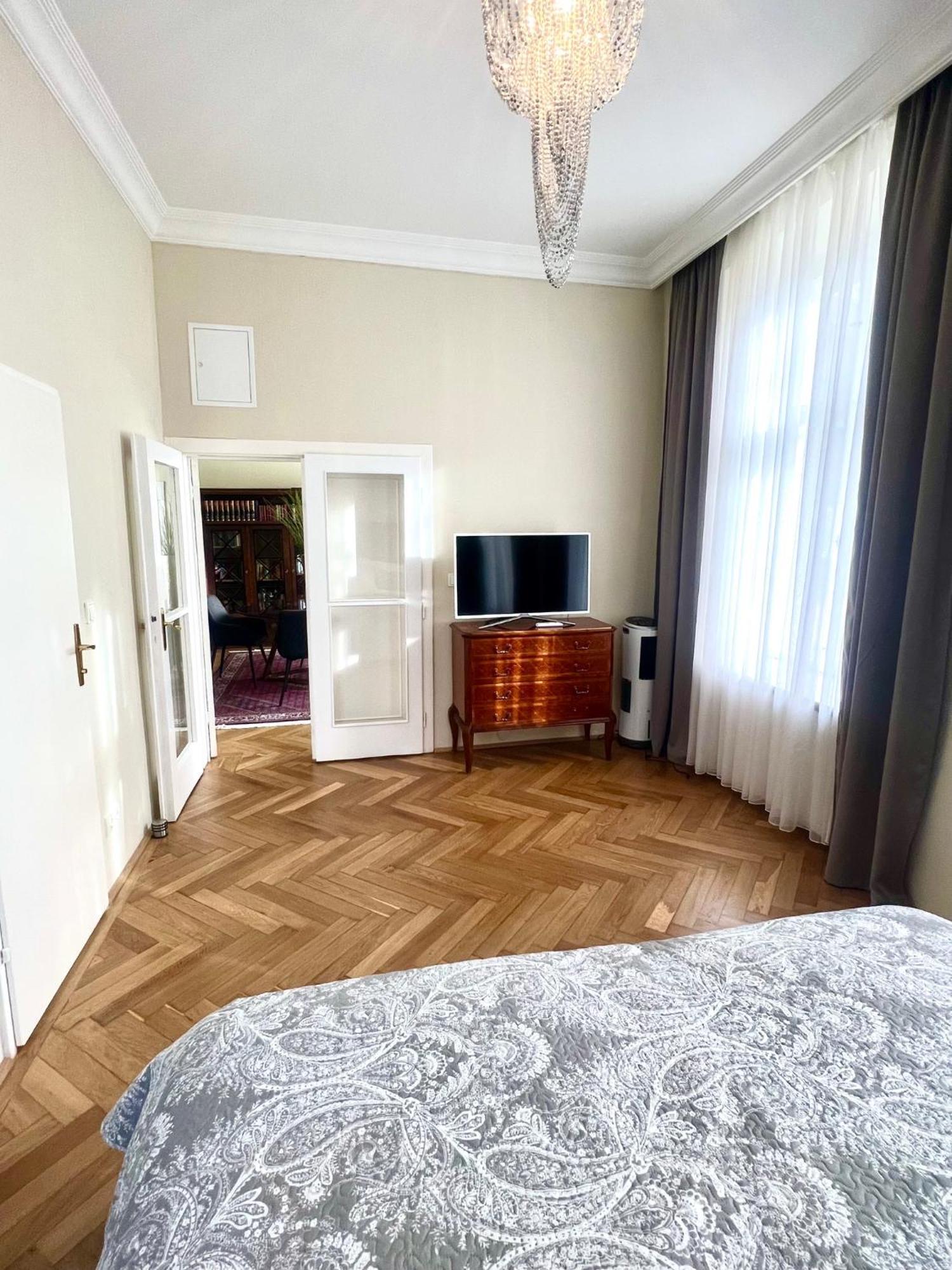 Wienerwald Residenz Baden Luaran gambar